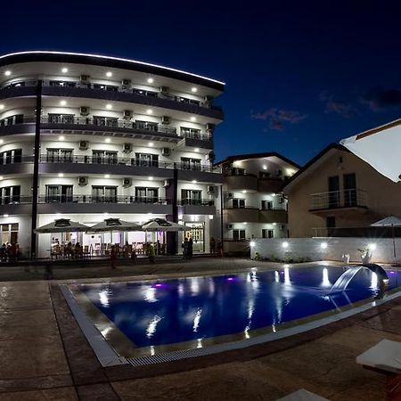 Hotel Edita 울친 외부 사진
