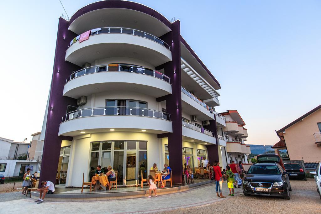Hotel Edita 울친 외부 사진