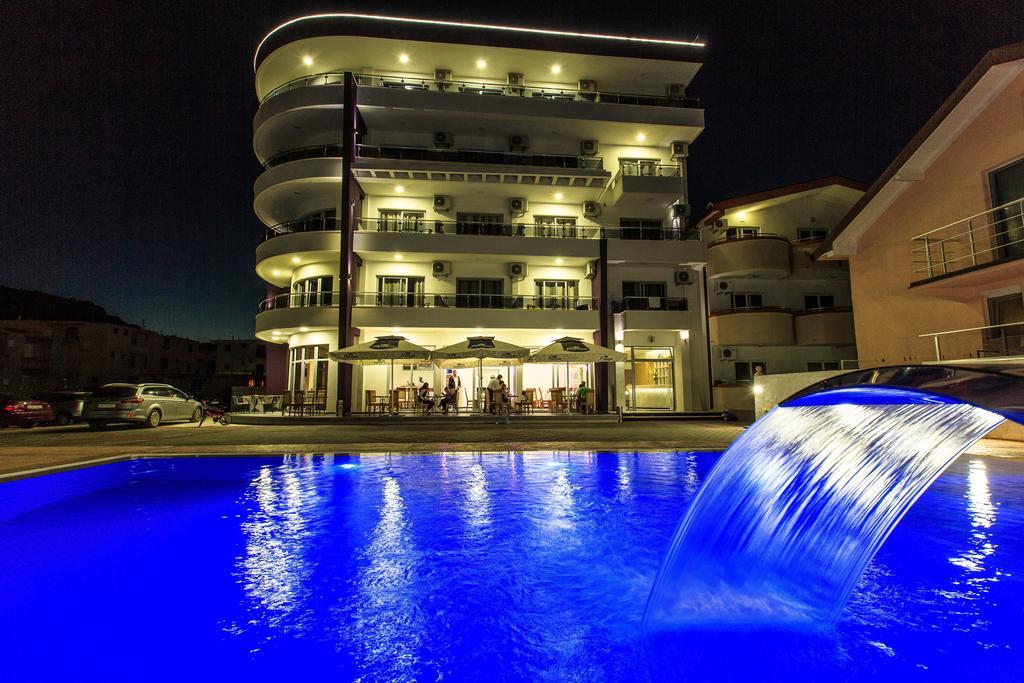Hotel Edita 울친 외부 사진