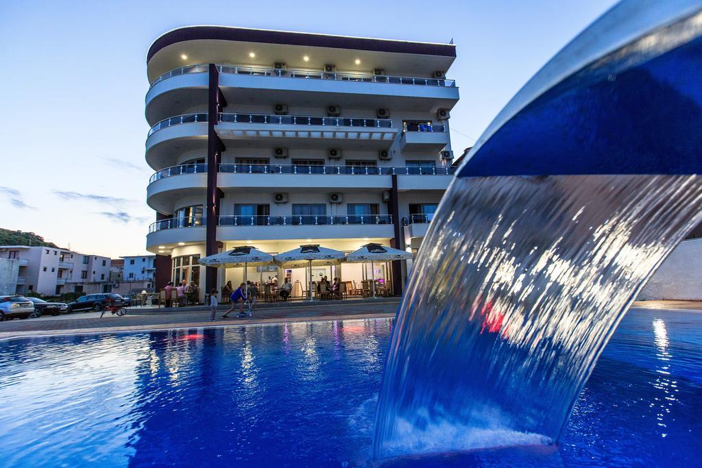 Hotel Edita 울친 외부 사진