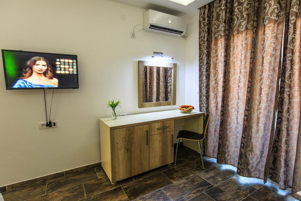 Hotel Edita 울친 외부 사진