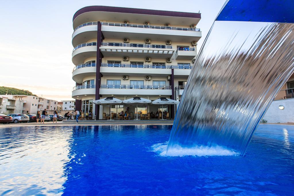 Hotel Edita 울친 외부 사진