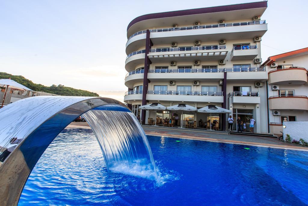 Hotel Edita 울친 외부 사진
