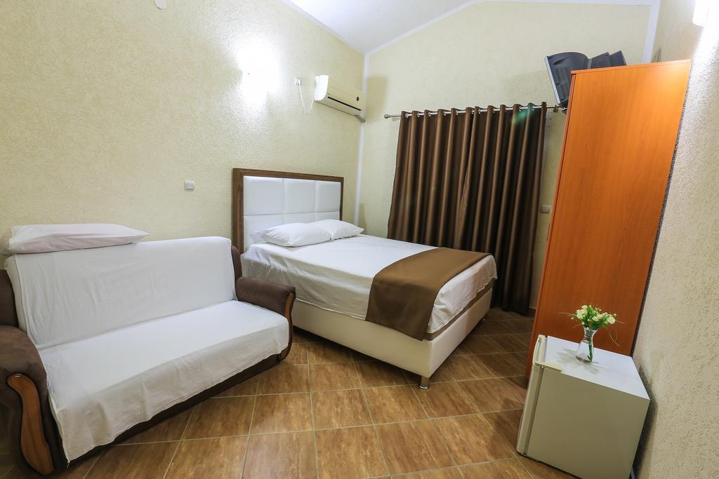 Hotel Edita 울친 외부 사진