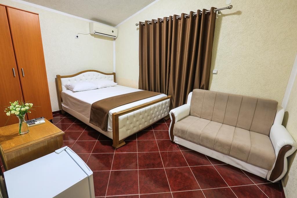 Hotel Edita 울친 외부 사진
